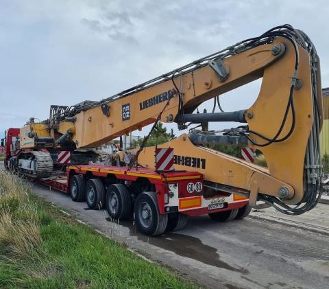 The reference in the transport of construction & PW mobile equipment
