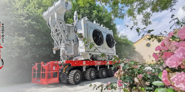 Manutention d'un transformateur électrique au spmt