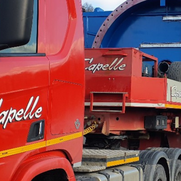 Tourelle de grue transportée par Capelle